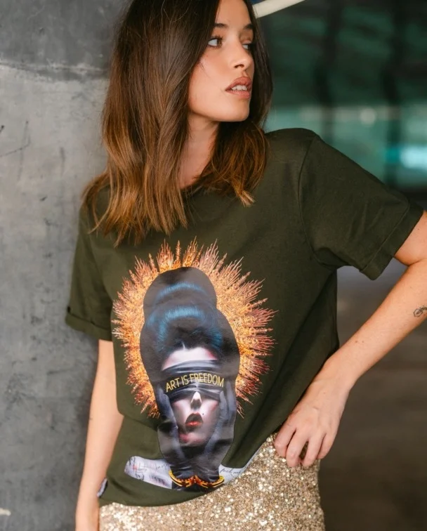 CAMISETA ART IS FREEDOM -SPECIAL - Imagen 3
