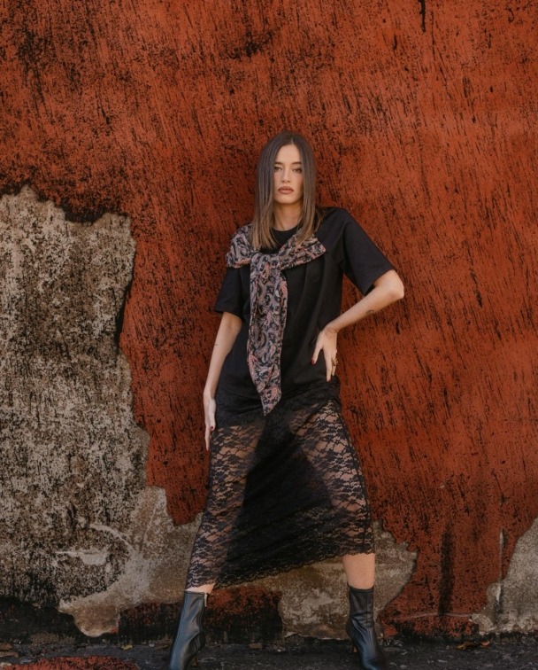 Alternative view of FALDA NOIR LACE - SPECIAL