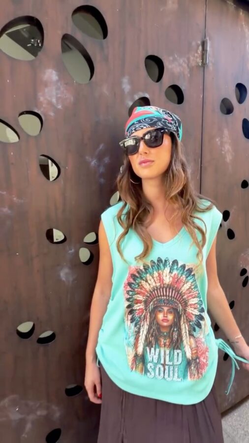 Top Colección Wild Soul 🌵🩵 Top&Pañuelo Top de inspiración boho-western confeccionado en suave punto texturizad