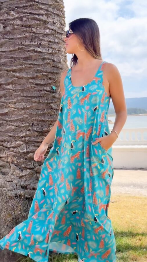 WILD OASIS Déjate llevar por el espíritu más salvaje del verano con WILD OASIS, un vestido largo que…